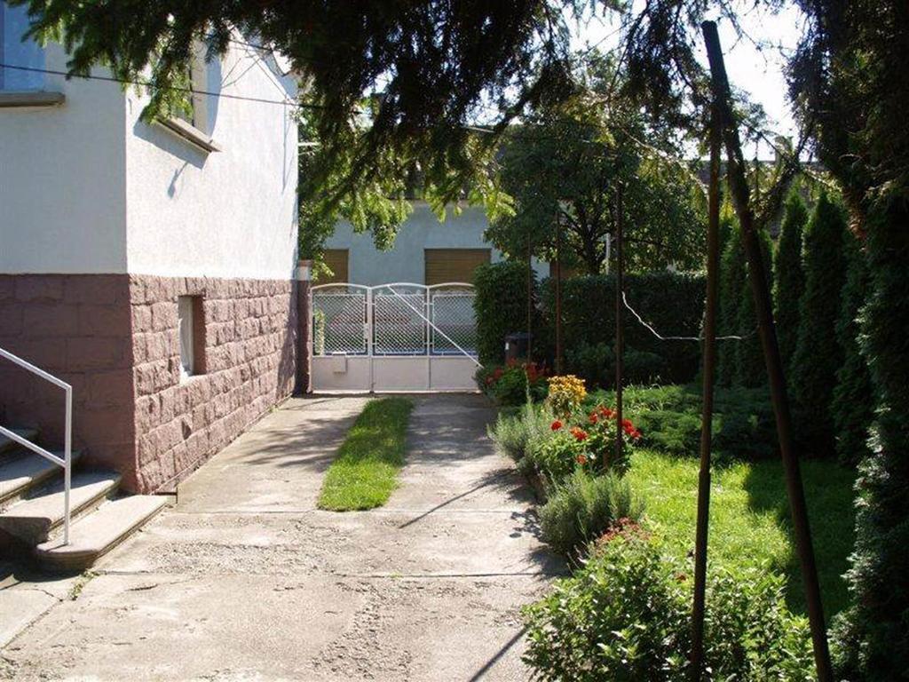 Pallósi Ház A Sarvar Exterior foto