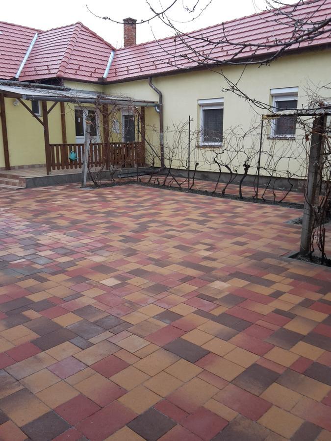Pallósi Ház A Sarvar Exterior foto